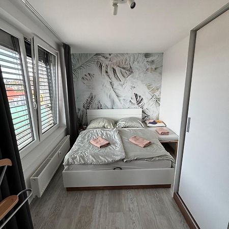 Premiere Apartment Bratislava - Private Parking Kültér fotó