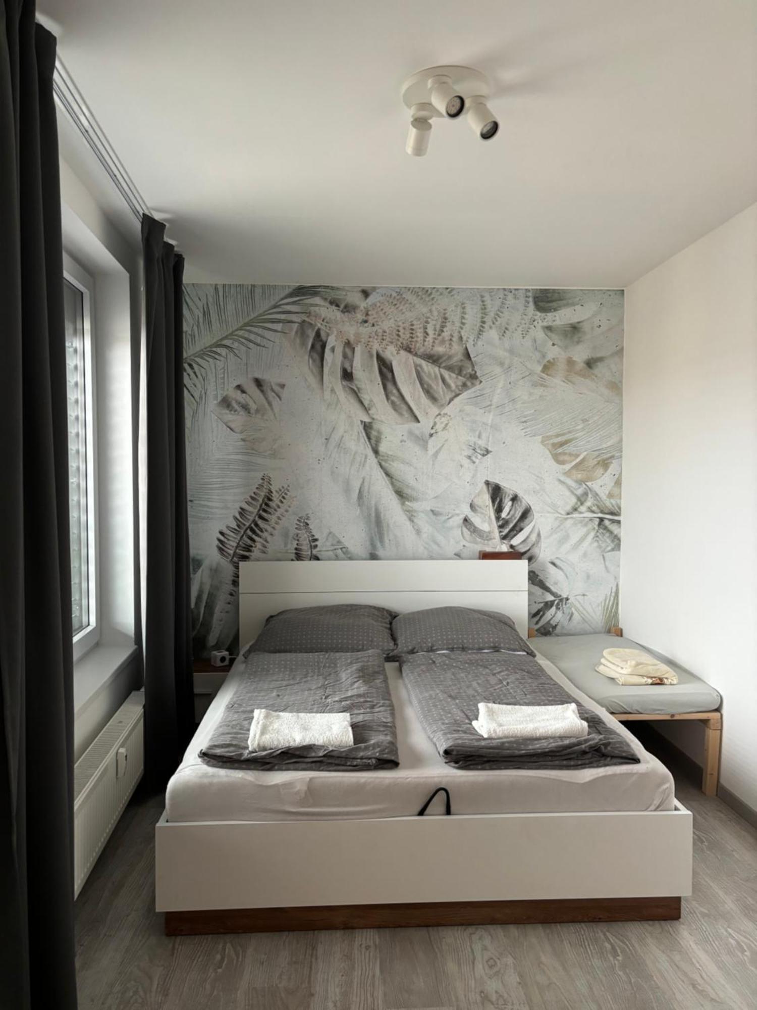 Premiere Apartment Bratislava - Private Parking Kültér fotó