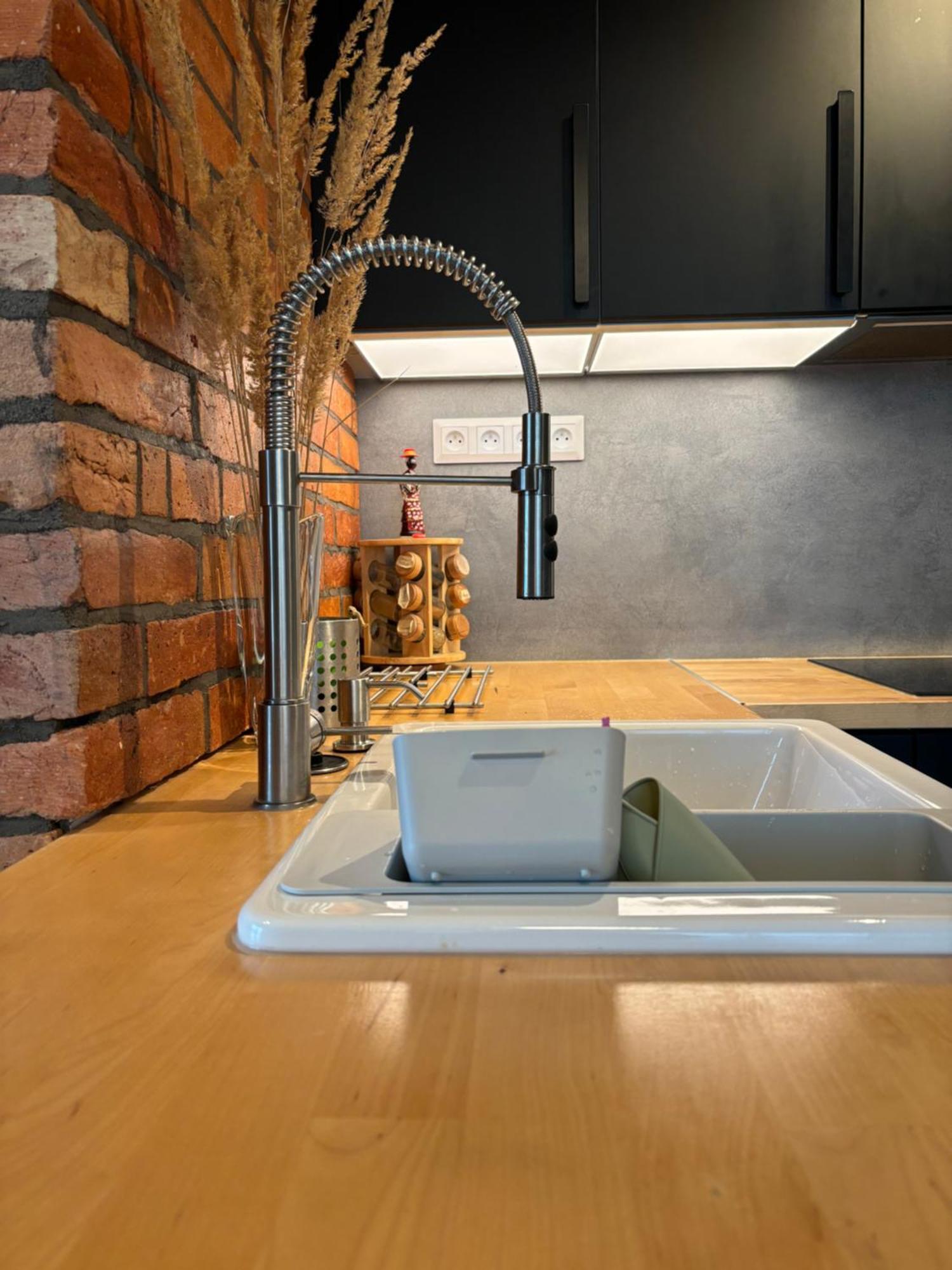 Premiere Apartment Bratislava - Private Parking Kültér fotó